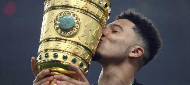 包含转会期突围战来临；里昂围绕德国杯刷新队史纪录；质疑声仍在；临场指挥获称赞的词条